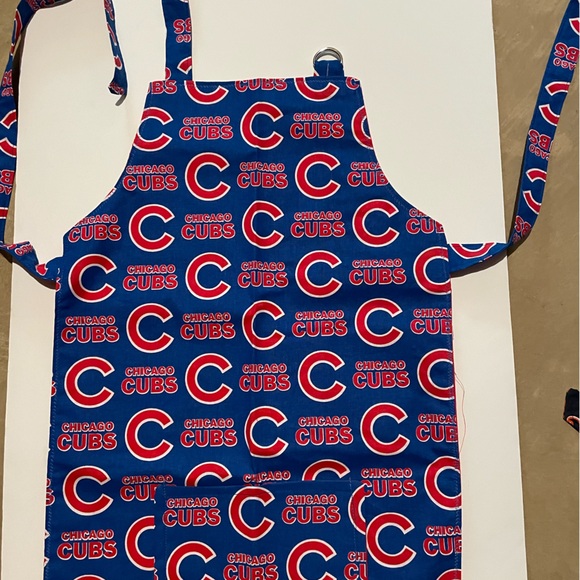 Chicago Cubs Child Apron size Medium - Picture 1 of 1